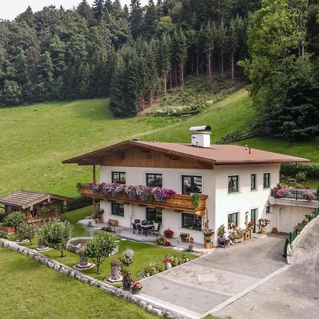 Apartamento Haus Am Waldrand Hopfgarten im Brixental Exterior foto