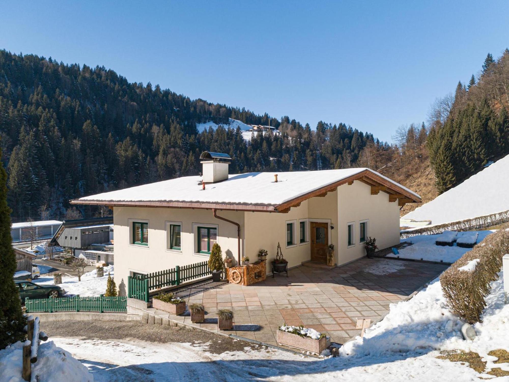 Apartamento Haus Am Waldrand Hopfgarten im Brixental Exterior foto