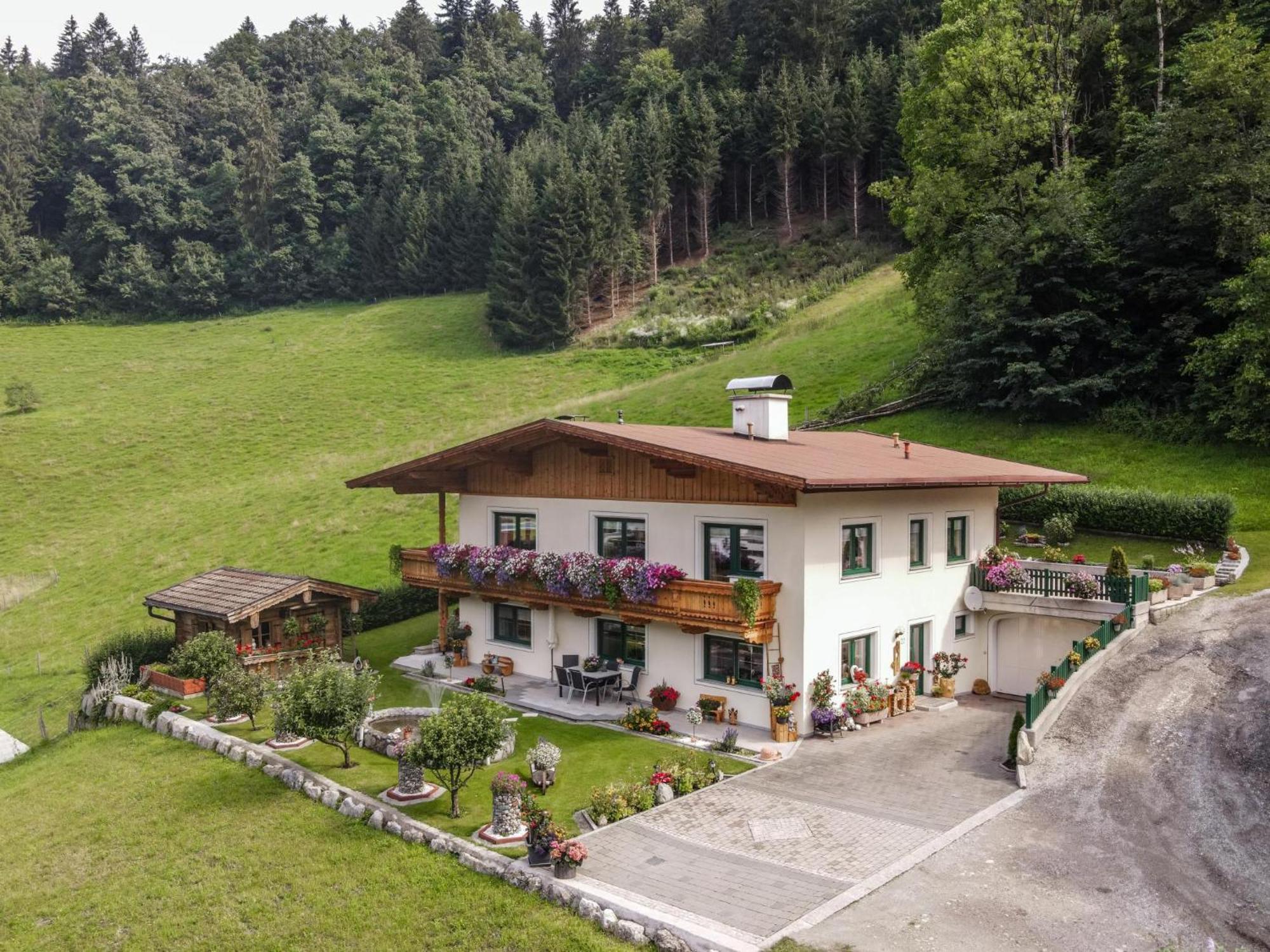 Apartamento Haus Am Waldrand Hopfgarten im Brixental Exterior foto